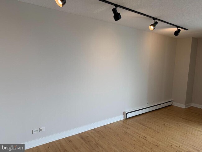 Building Photo - 1250 4th St SW