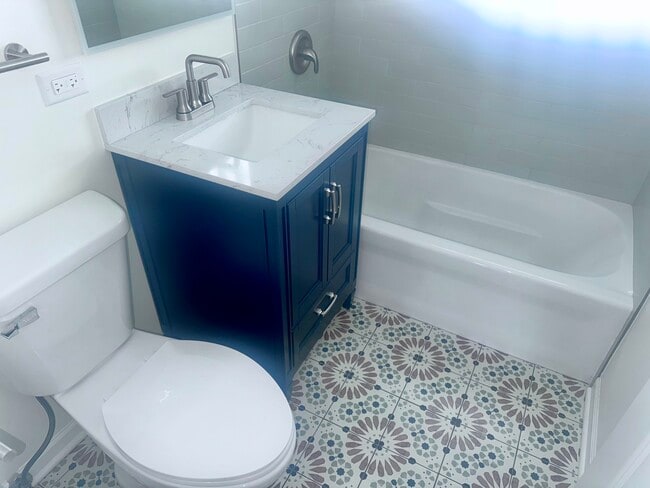 Building Photo - 15119 Meadow Ln