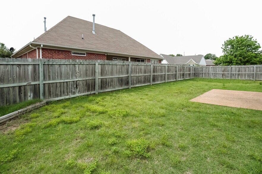 Building Photo - 2745 Dry Well Cove