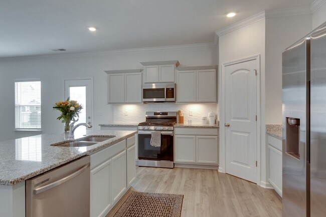 Building Photo - 5020 Bridgemore Blvd