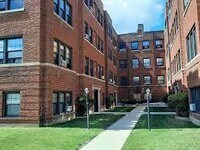 Building Photo - 3258 Maple Ave