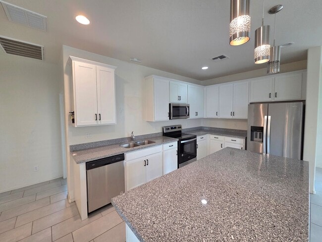 Building Photo - Move in Specials! Two weeks free rent! Beautiful 3-bed, 2-bath in North Cooper Canyon!