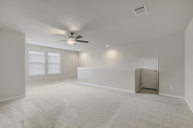 Building Photo - 173 Flexus Ln