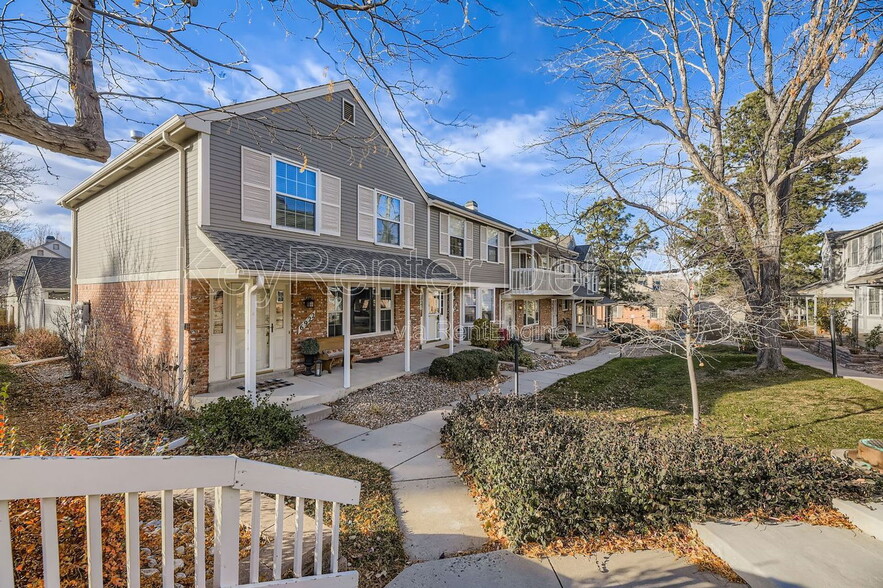 Primary Photo - 6930 E Briarwood Dr