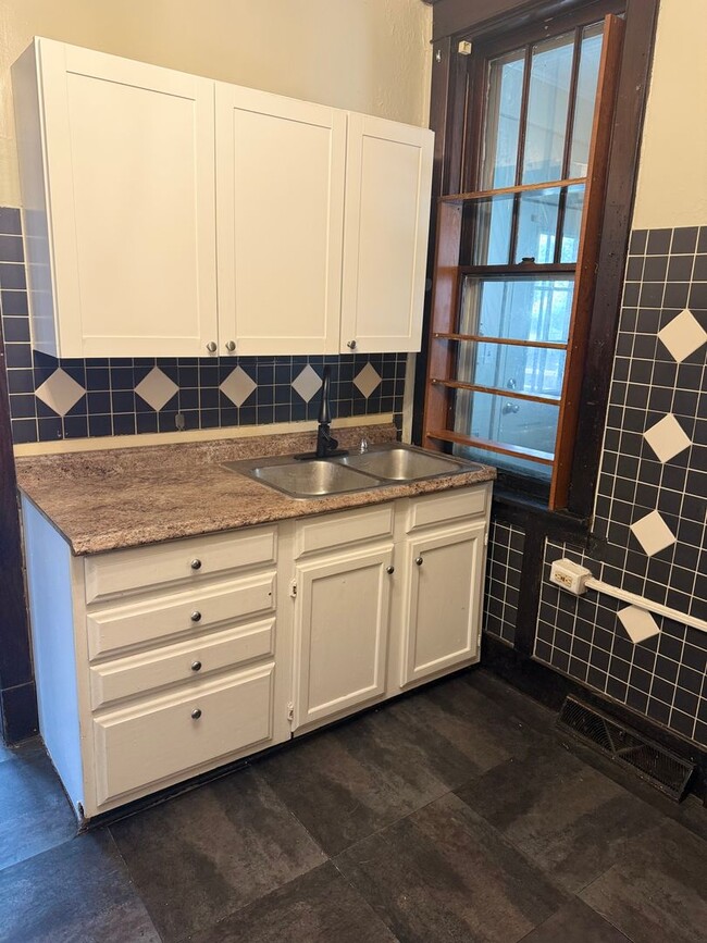 Building Photo - 3 Bedroom 1 Bath in Carlisle, PA!
