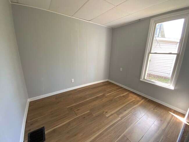 Building Photo - 908 Jewell St