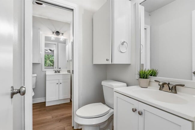 Building Photo - 736 Wales Way