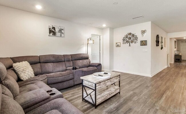 Building Photo - 9768 MilleeLoop