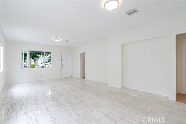 Building Photo - 818 E Windsor Rd