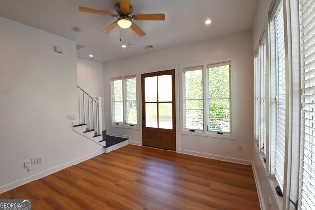 Building Photo - 195 Breakspear Ln