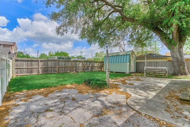 Building Photo - 711 Granberry St