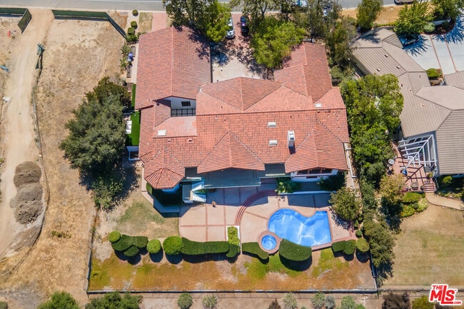 Building Photo - 5109 Lakeview Canyon Rd