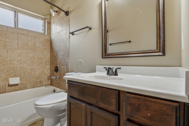 Building Photo - 3133 Clearbrook