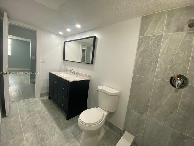 Building Photo - 404 NW 68th Ave