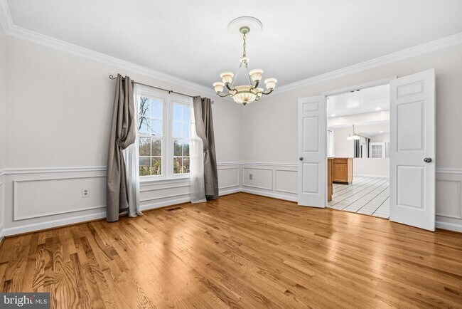 Building Photo - 7520 Royal Dominion Dr