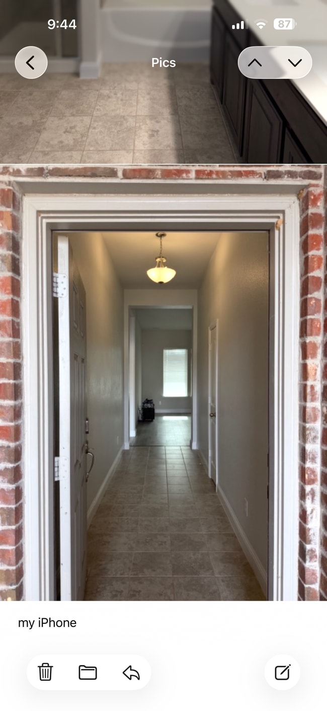 Building Photo - 1436 Lakeview Dr