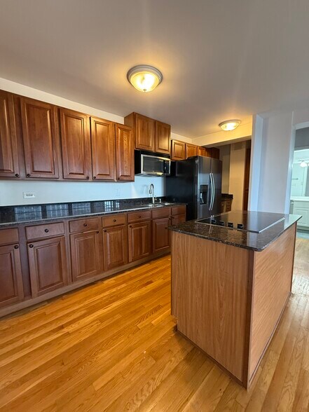 Building Photo - 4230 N Marine Dr