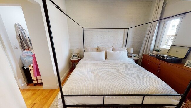 Building Photo - 27 Bowdoin St