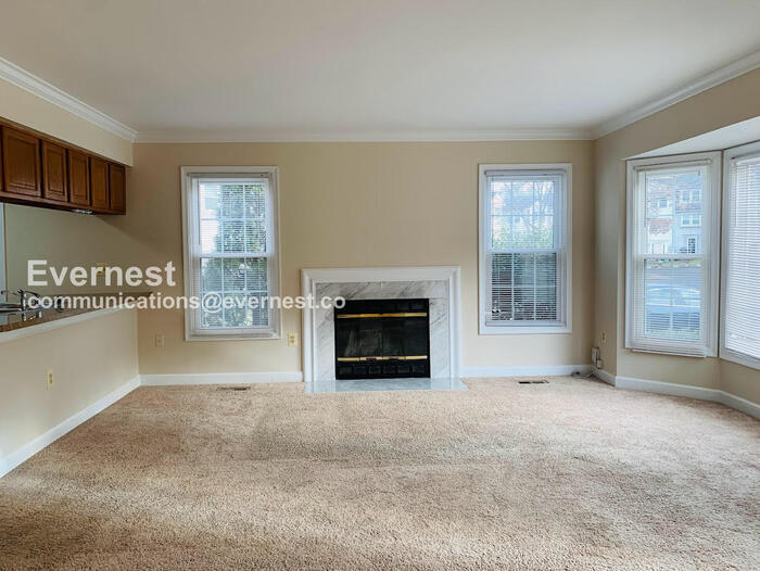 Building Photo - 12132 Salemtown Dr