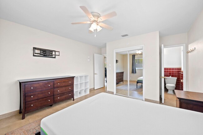 Building Photo - 4511 Sea Grape Dr