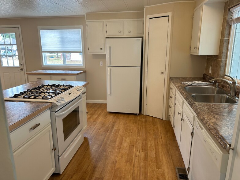 Building Photo - 4020 Kern St