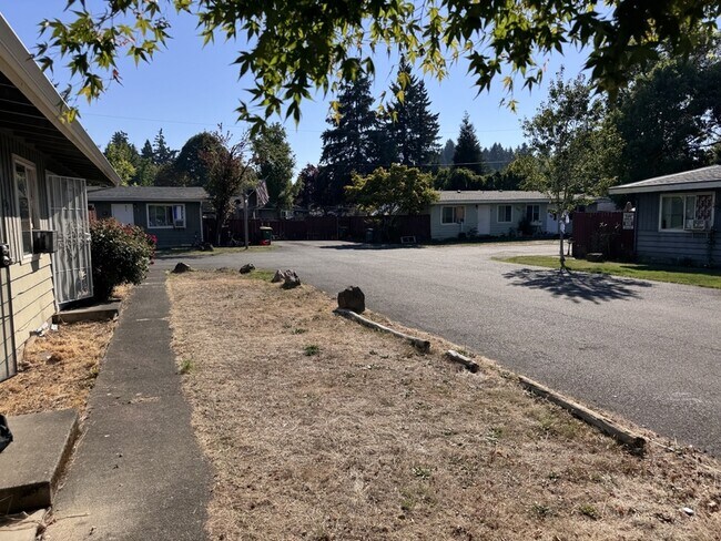 Building Photo - 12800 SW Allen Blvd