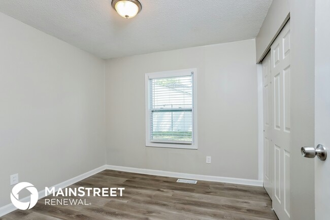 Building Photo - 23 Jamestown Dr