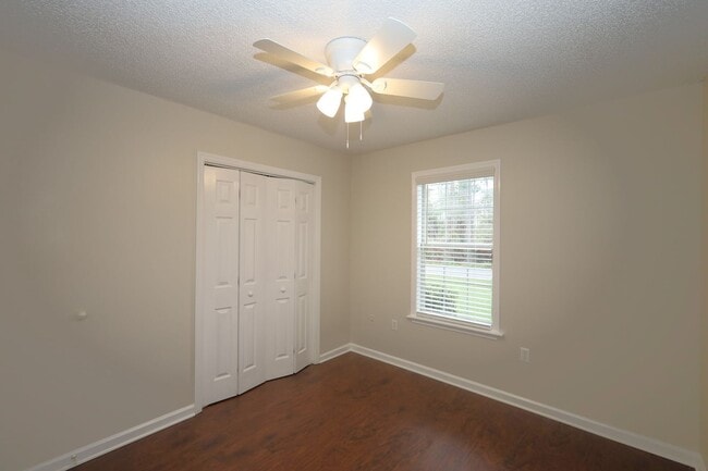 Building Photo - 4007 Foxridge Ln