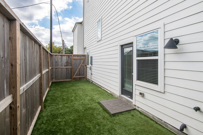 Building Photo - 4919 Avenue J