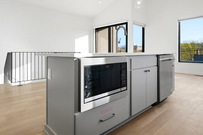 Building Photo - 33 N Blacksmith Ln