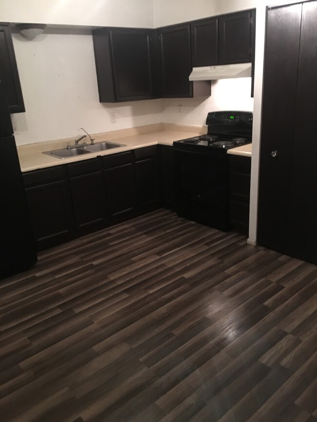 Building Photo - Ready to move-in 1BD apartment