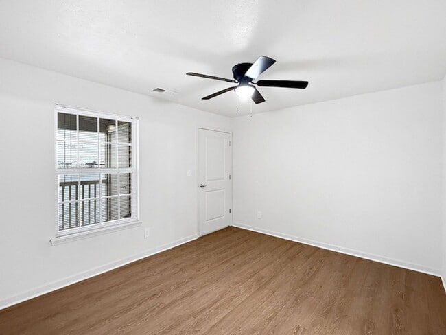 Building Photo - Luxurious Lakeside Living: Spacious 2-Bedroom Retreat starting at $1279