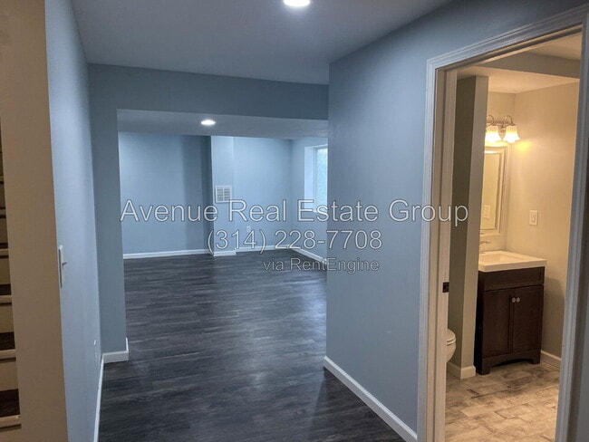 Building Photo - 948 Meramec Grove Dr