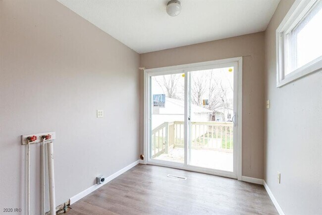 Building Photo - 709 Pleasant View Dr