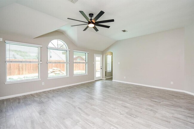 Building Photo - 23122 Beech Canyon Dr