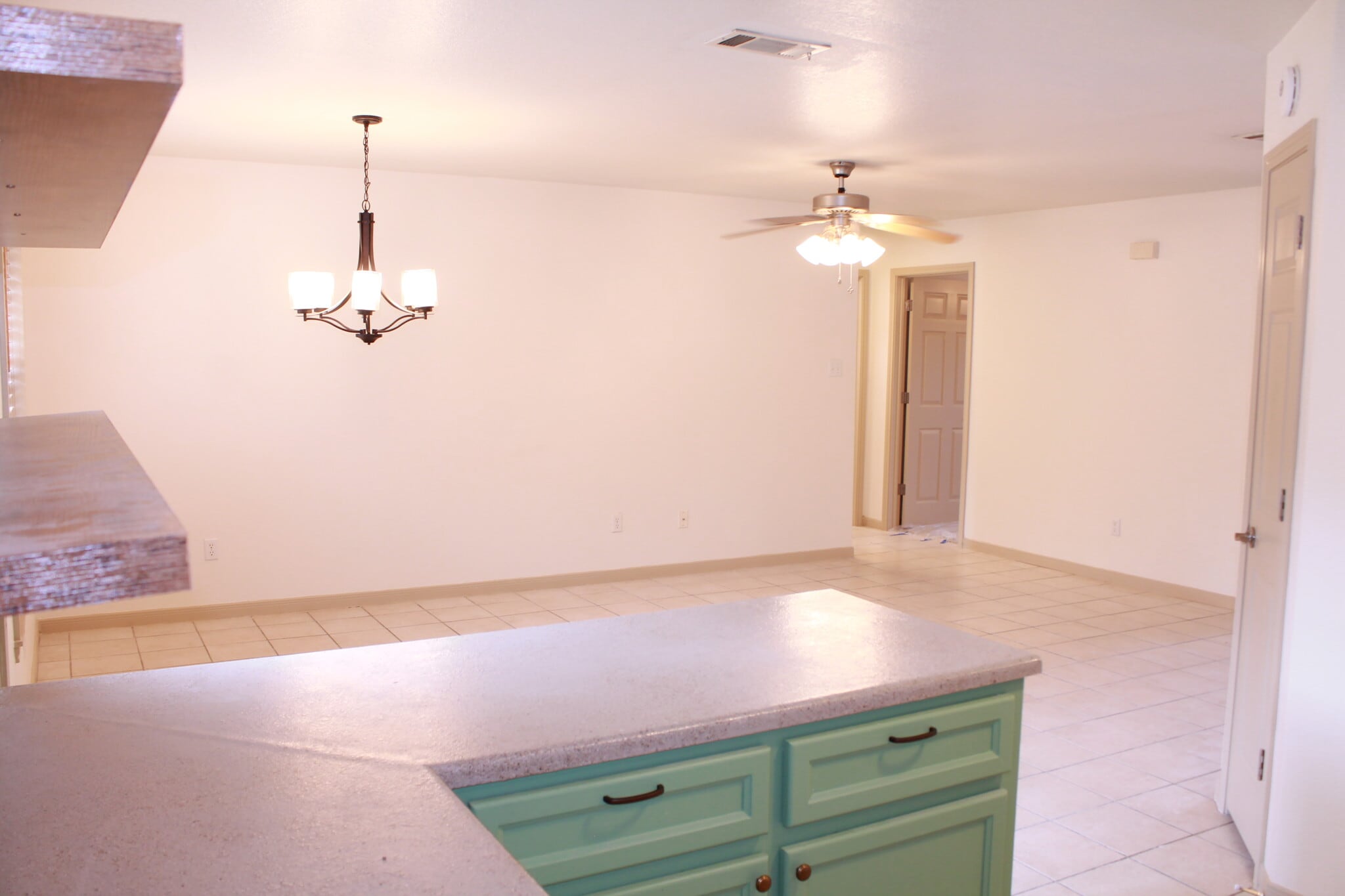 Open Floor plan - 1424 Shoshoni Trl