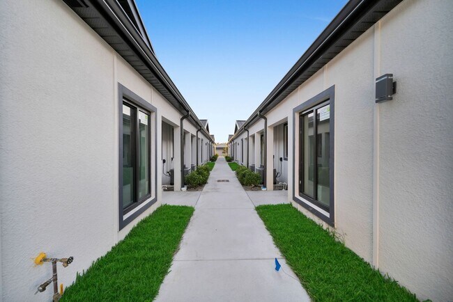 Building Photo - 4502 Orchid Blvd