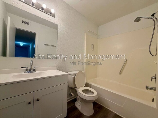 Building Photo - 8113 San Jose Manor Dr E