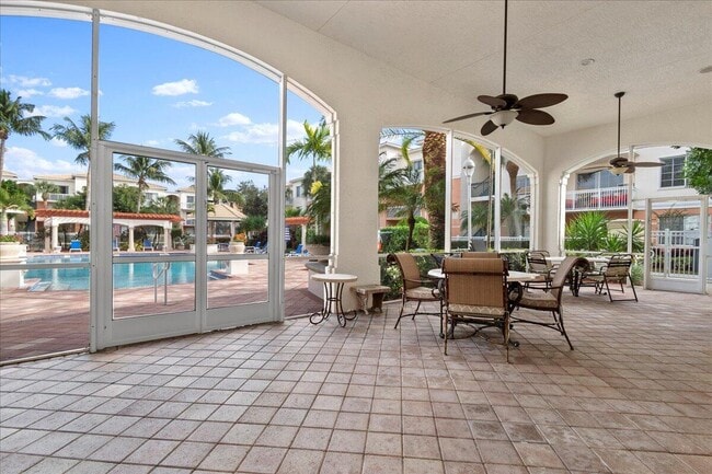 Building Photo - 5203 Myrtlewood Cir E