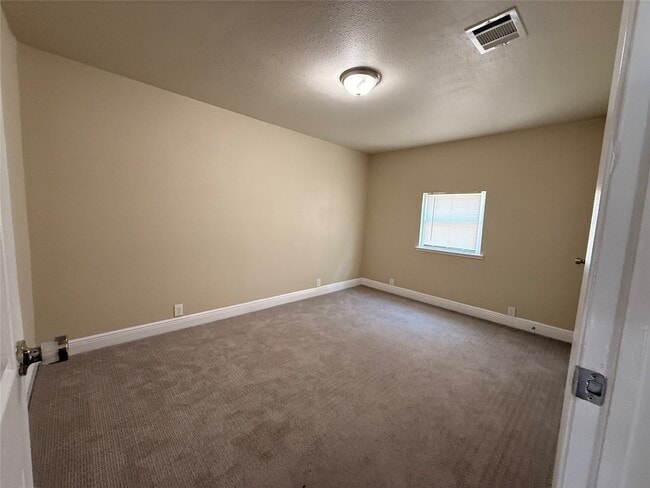 Building Photo - 216 Bearle St