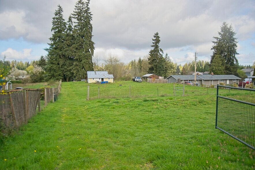 Building Photo - 11802 74th Ave E