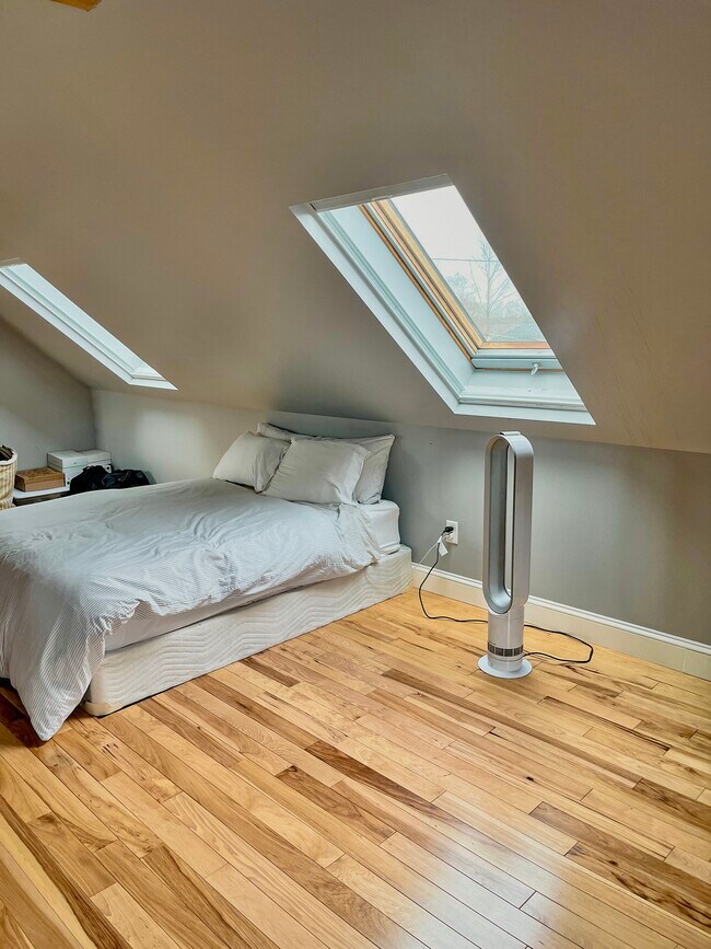 4th bedroom - 179 Dartmouth st