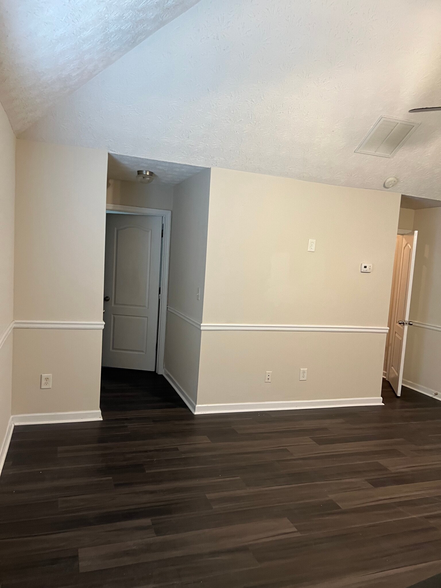 Building Photo - 827 Hannah Ct