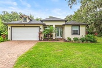 Building Photo - Charming 3-Bed with 2 Baths Oasis in St. C...
