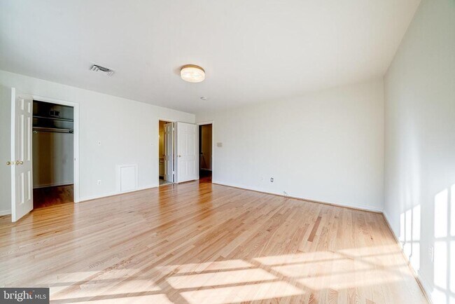 Building Photo - 6209 Stoneham Ln