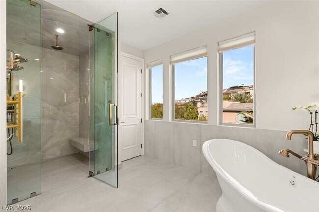 Building Photo - 1635 Liege Dr