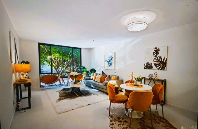Spacious open Dinning & Living rooms - 1000 Franklin St