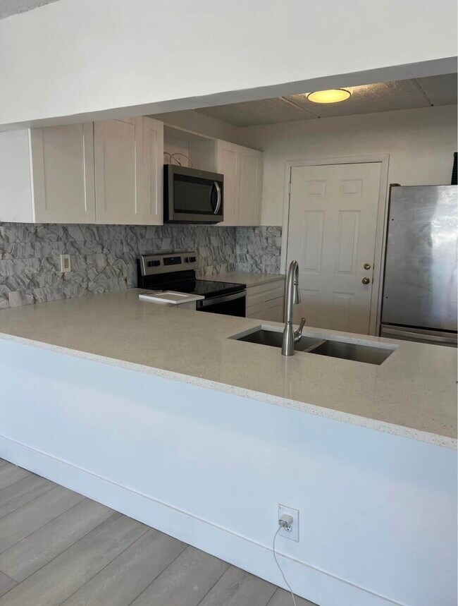 Building Photo - 4500 N Flagler Dr