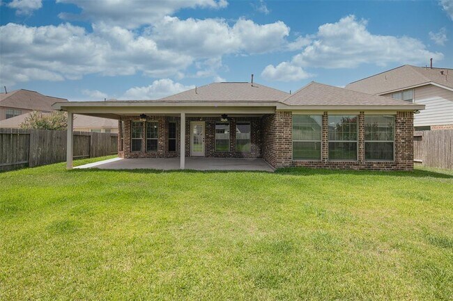 Building Photo - 2024 Silverwater Ct