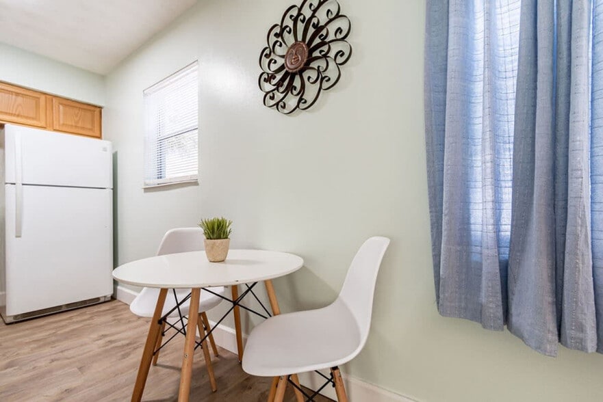 Building Photo - 141 California Ave